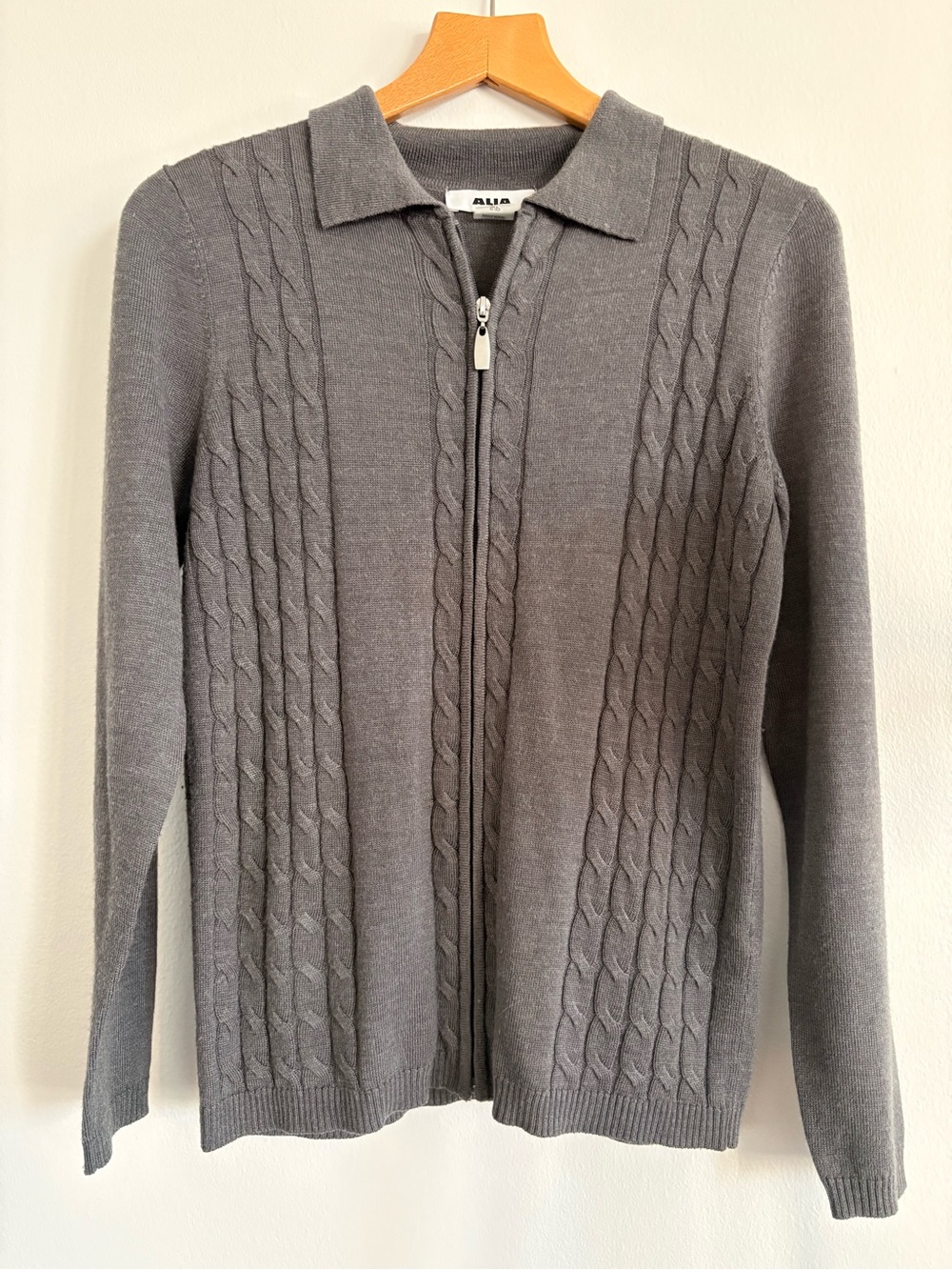 ALIA Women’s Grey Cable Zip-Front Sweater